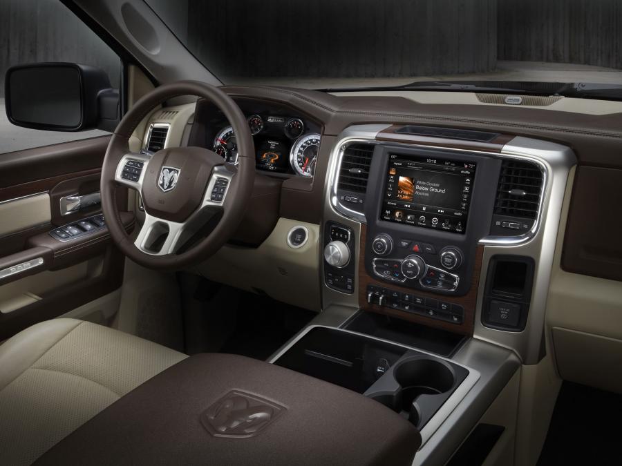  Dodge Ram 1500 Laramie Crew Cab 2012 года  (фото 27 из 30)